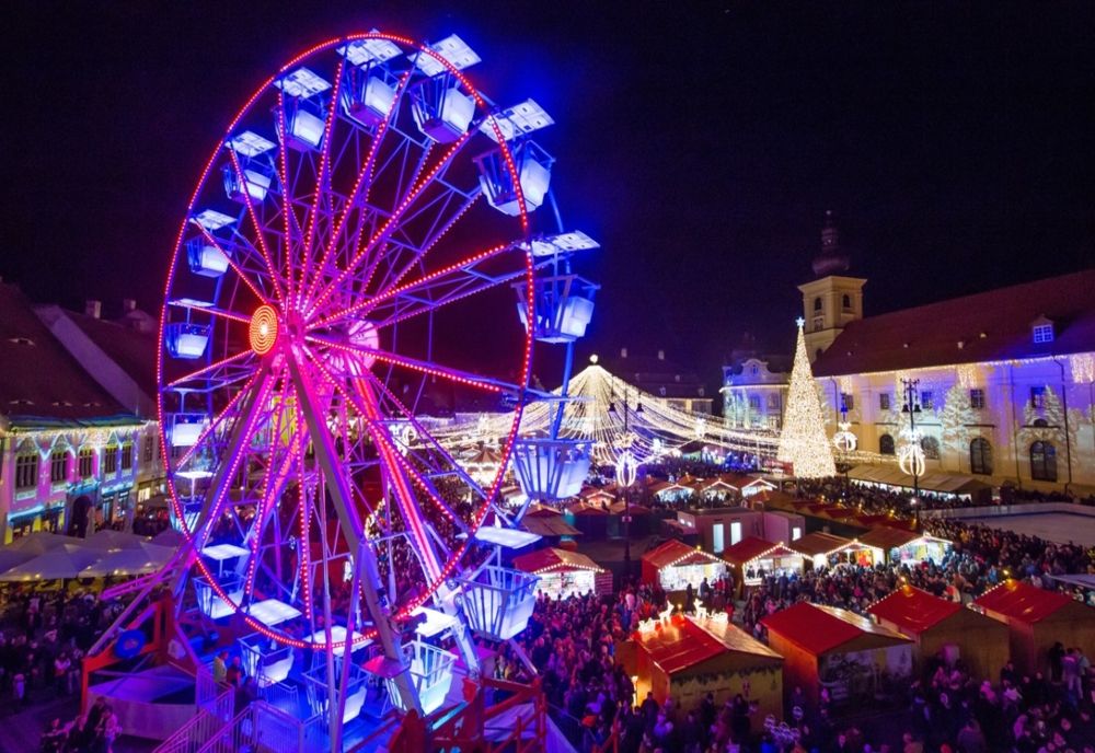 S-a deschis Târgul de Crăciun. Magia sărbătorilor de iarnă este acum în Piața Mare din Sibiu