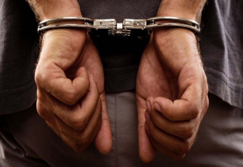 Bărbat din Cristian, reţinut şi cercetat penal după ce ar fi violat două tinere