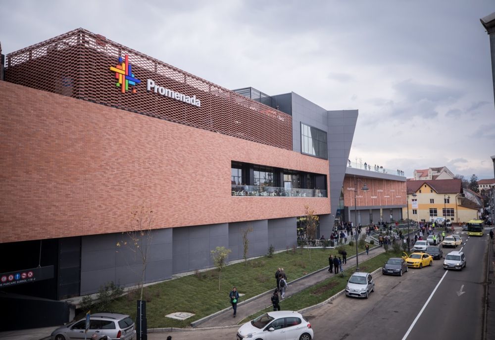 Ce spun reprezentanții Promenada Sibiu, după incidentul de aseară: "Centrul comercial funcționează în parametri normali!"
