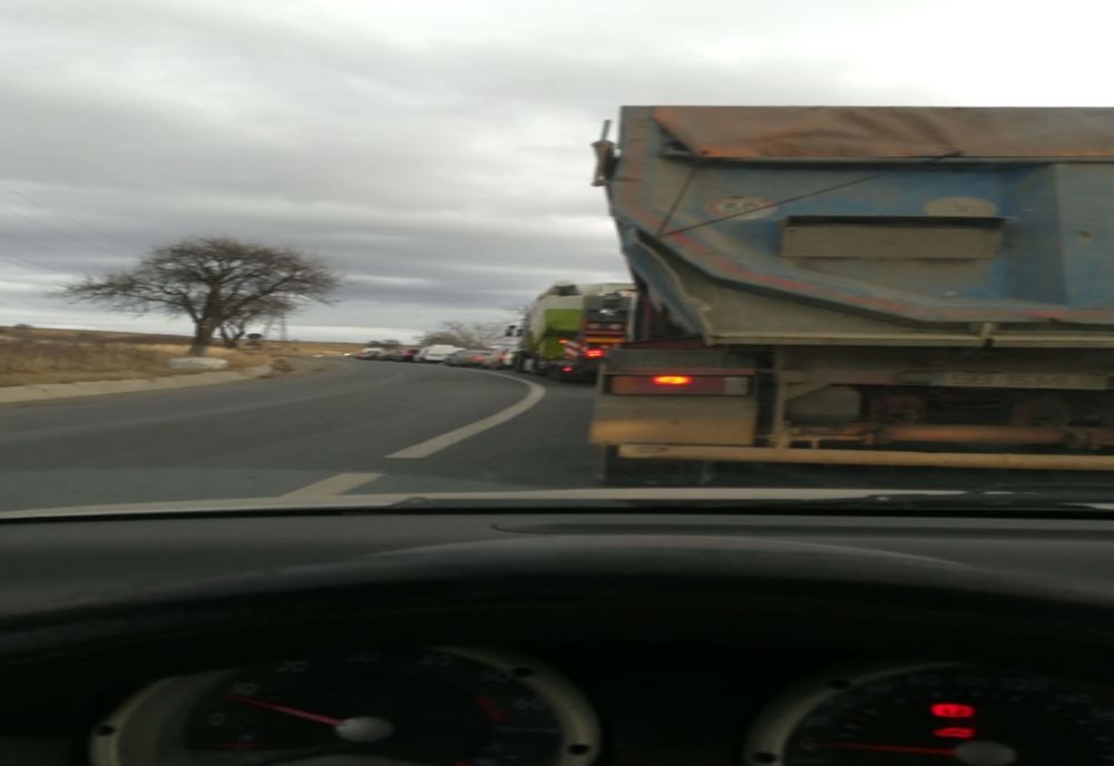 Accident pe Dealul Dăii. Trei persoane rănite