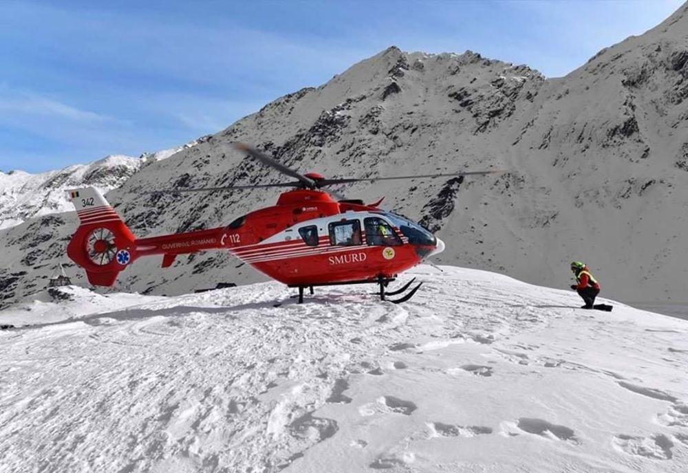 Avalanșă în Munții Făgăraș. Doi turiști s-au salvat singuri