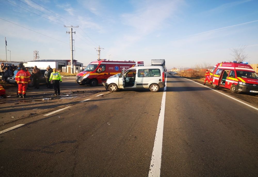  Accident pe Valea Oltului. Trei persoane rănite
