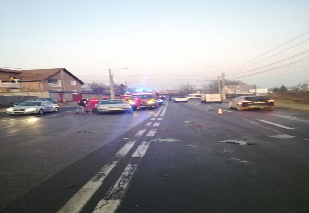 Accident în Mediaș. Un șofer a intrat în mașina din fața sa