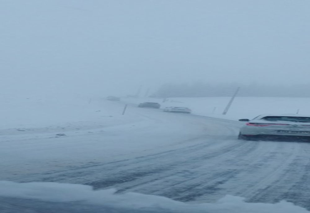 Aglomerație pe drumul spre Păltiniș