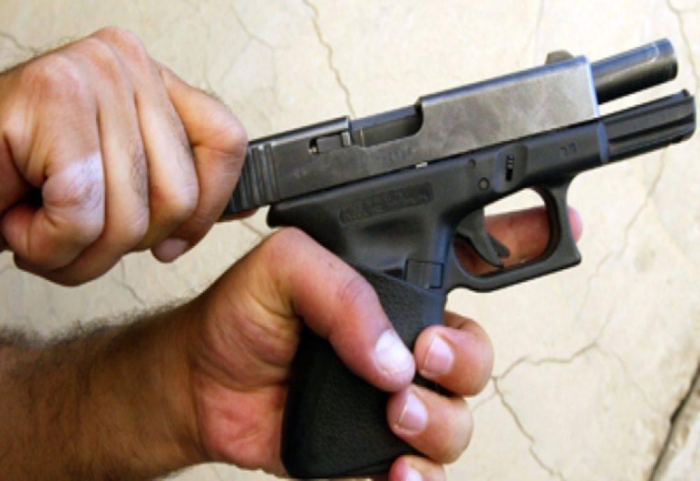 Un bărbat din Bârghiş şi un sibian, cercetaţi penal pentru nerespectarea regimului armelor şi muniţiilor