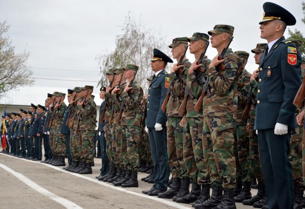 Soldații depun jurământul militar, la Centrul de Perfecționare Artilerie Terestră și Artilerie Antiaeriană ,,Ioan Vodă”