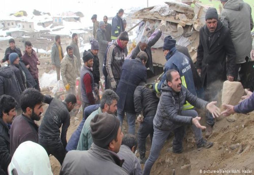 Cutremur de 5.7 grade - 8 morți și peste 20 de răniți, în Turcia