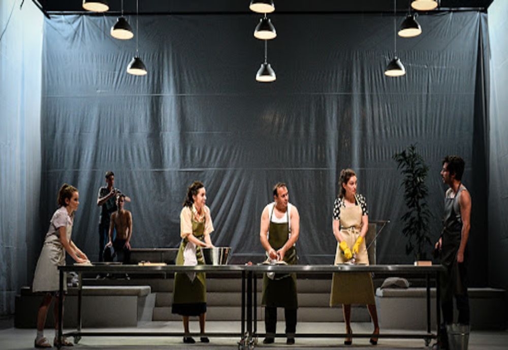 Reprezentațiile TNRS "Mesaje spre univers" și "Zeul carnagiului", anulate. Un actor s-a îmbolnăvit