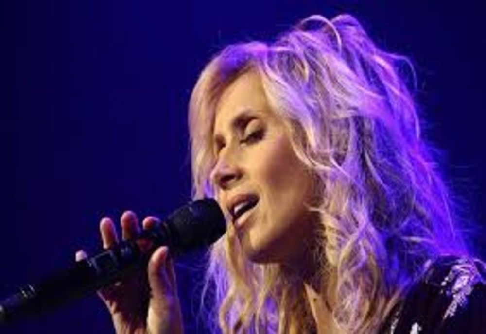 Lara Fabian și-a anulat concertul de la București pentru că nu a fost plătită