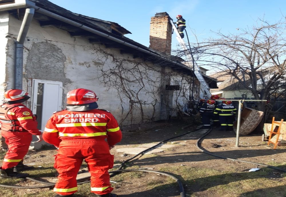 Incendiu izbucnit la hornul unei case de pe strada Lungă