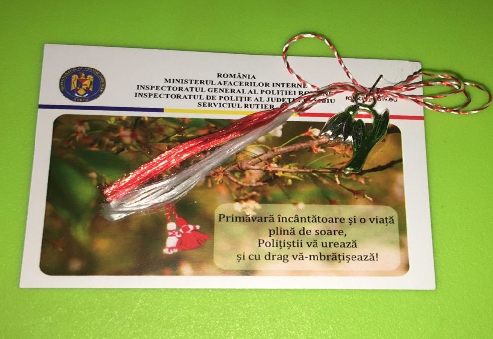 Șoferițele, "amendate" cu mărțișoare