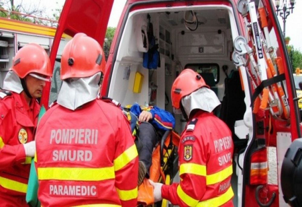 Incendiu la o casă din Ighișu Nou. Bărbat ce prezenta tulburări de comportament, la spital