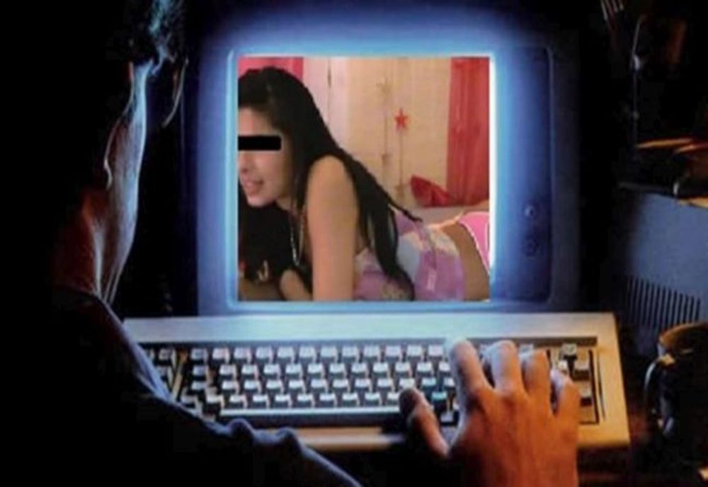 Bucureștean arestat, după ce ar fi șantajat o adolescentă din Sibiu să îi trimită fotografii cu conținut sexual