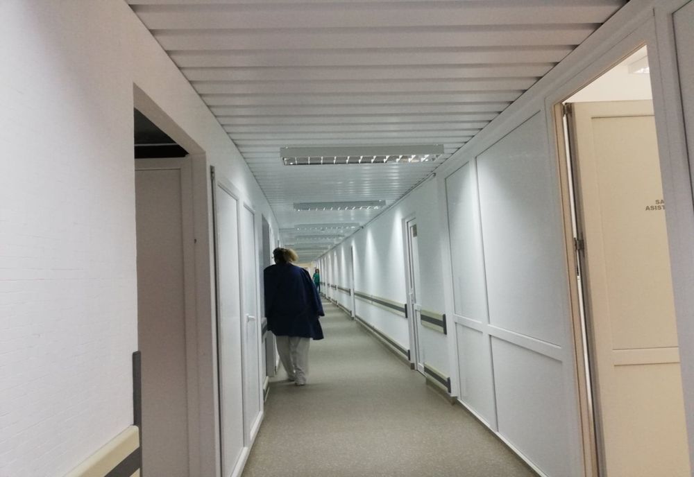 Spitalul Județean Sibiu a comandat măști, halate și botoșei