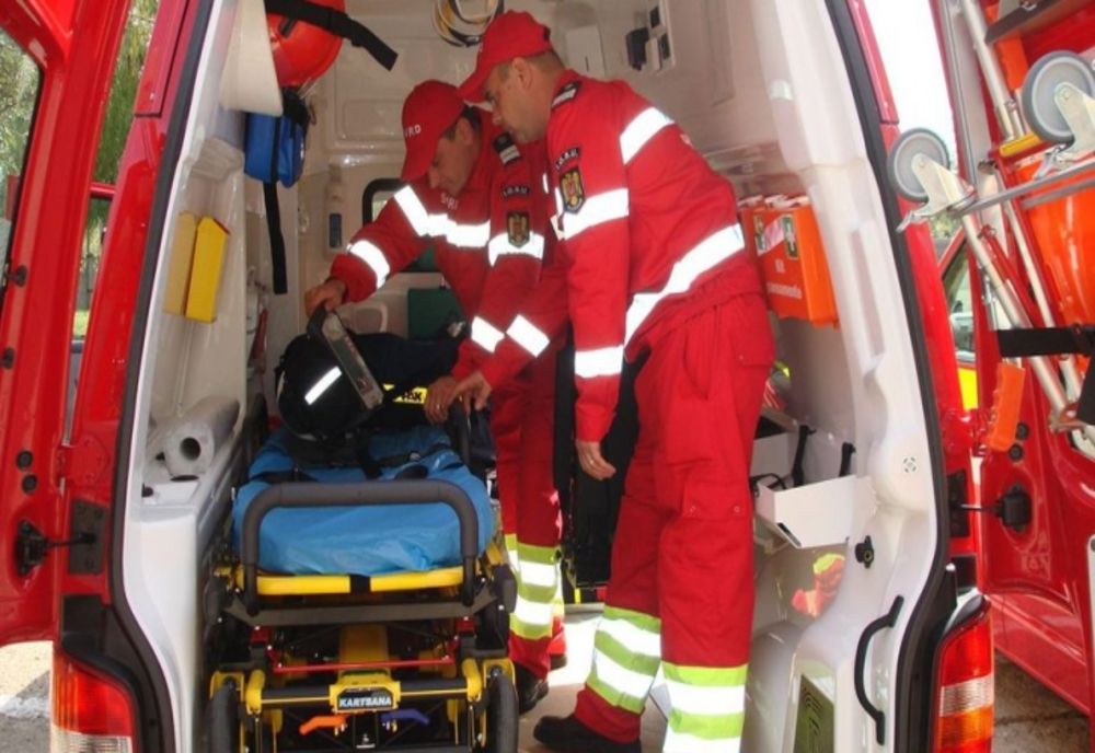 Două femei, lovite de mașină, pe trecerea de pietoni