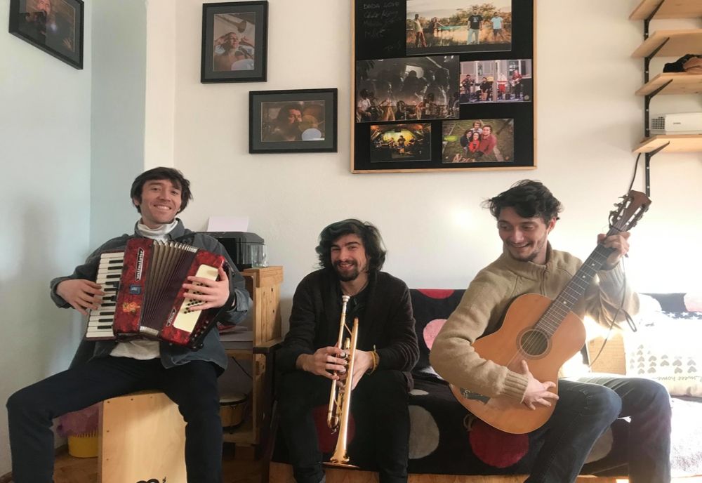 BIS Teatru demarează campania "IZOLART"