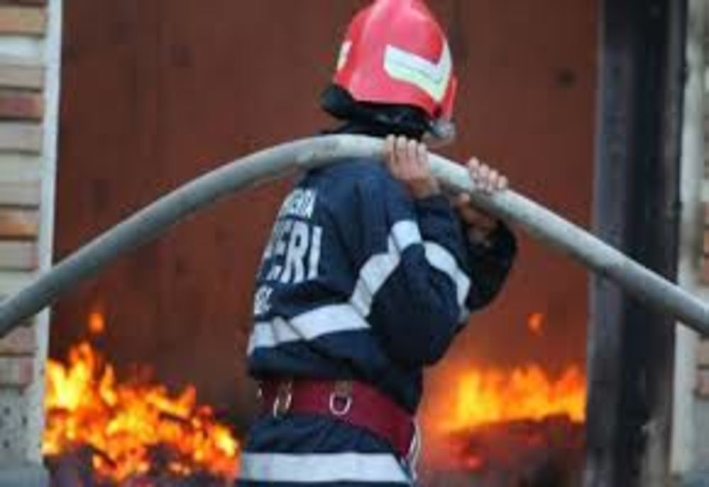 O șură din Cisnădie, în flăcări