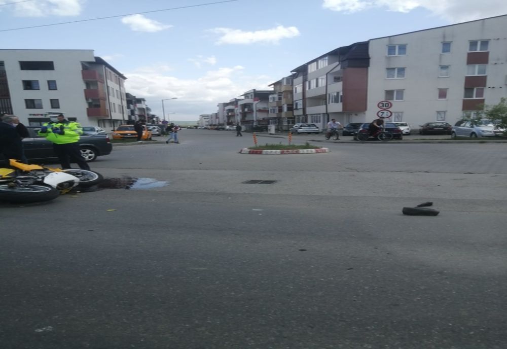 Motociclist la spital, după ce a fost lovit de o mașină, pe Calea Cisnădiei