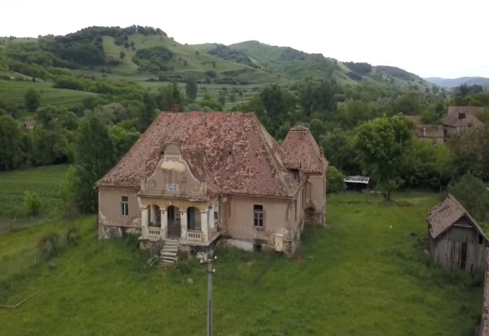 VIDEO | Consiliul Județean Sibiu scoate la licitație Castelul Thobias din satul Boarta