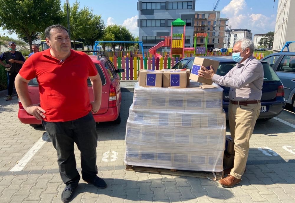 Aproape 7.500 de pachete cu produse de igienă, distribuite în județul Sibiu familiilor cu venituri reduse