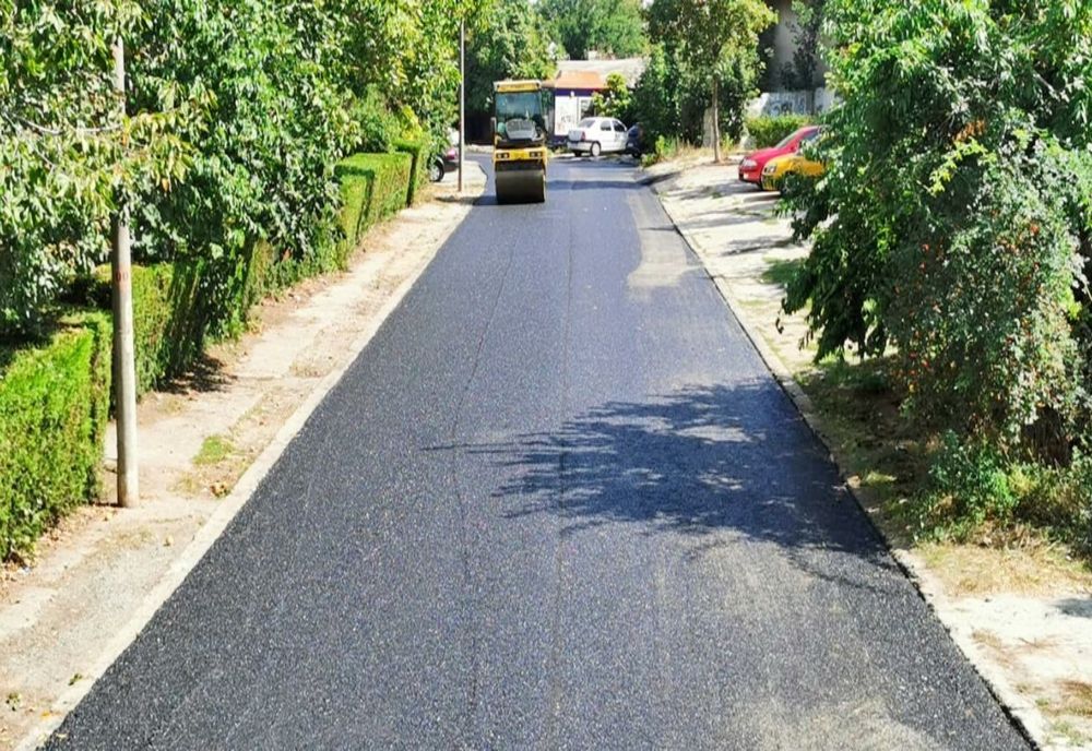Cum s-au apucat primarii de asfaltări înaintea alegerilor. Cazul județului Sibiu, unde cheltuielile pentru lucrările la drumuri au crescut până la 18.000% în unele comune, în acest an