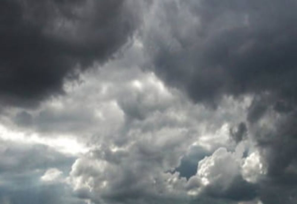 FOTO Avertizări meteo! Două coduri galbene de ploi și vijelii!