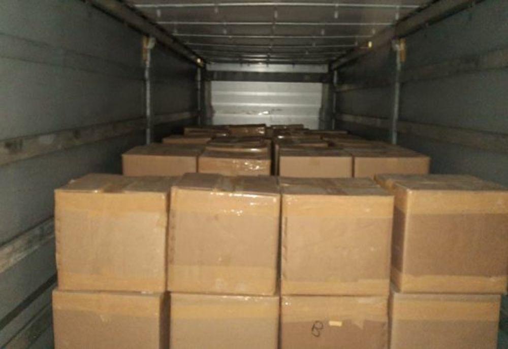 Peste 15.000 de sticle de parfum cu nereguli au fost depistate de polițiștii sibieni