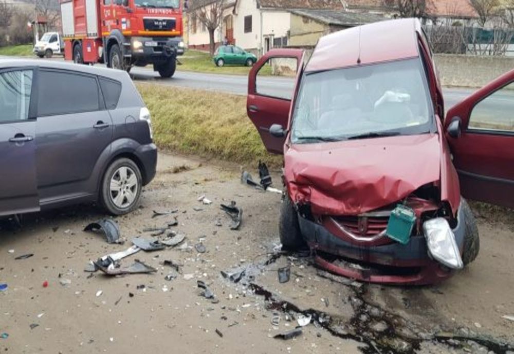 Accident rutier pe DN14, cu 3 victime, în județul Sibiu