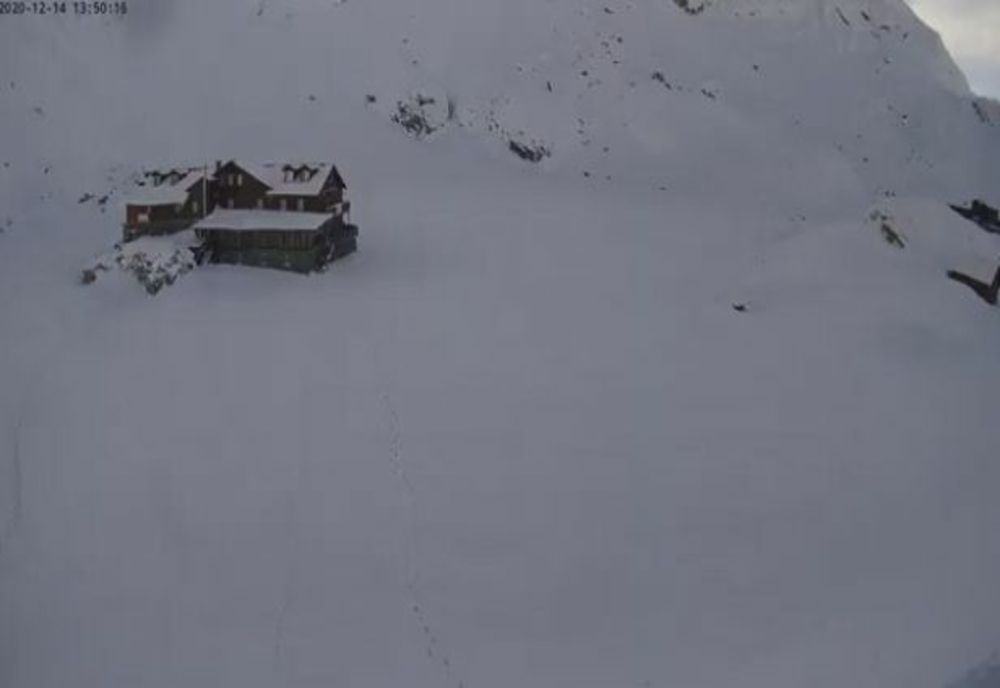 VIDEO Cel mai mare strat de zăpadă din România este la Cabana Bâlea Lac