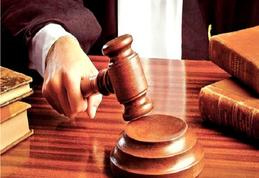 Plasat sub control judiciar după ce ar fi încălcat măsurile impuse de instanță 