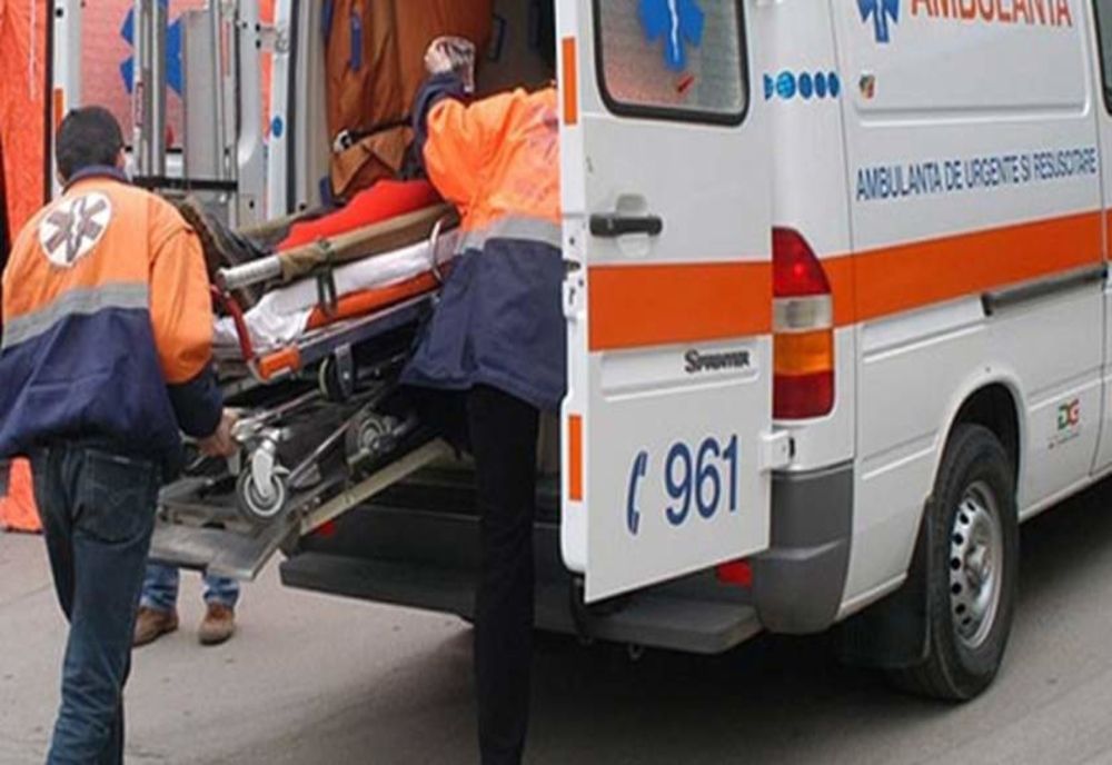Femeie în stare gravă după ce a fost lovită de maşină pe trecere