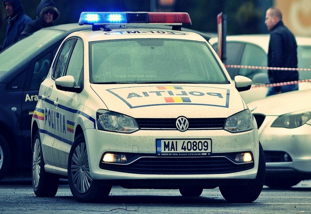 ATENȚIE, șoferi! 300 de litri de combustibil, pe carosabil, acum, în județul Sibiu!