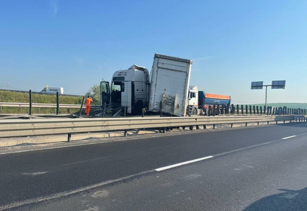 FOTO Accident în lanț pe A1