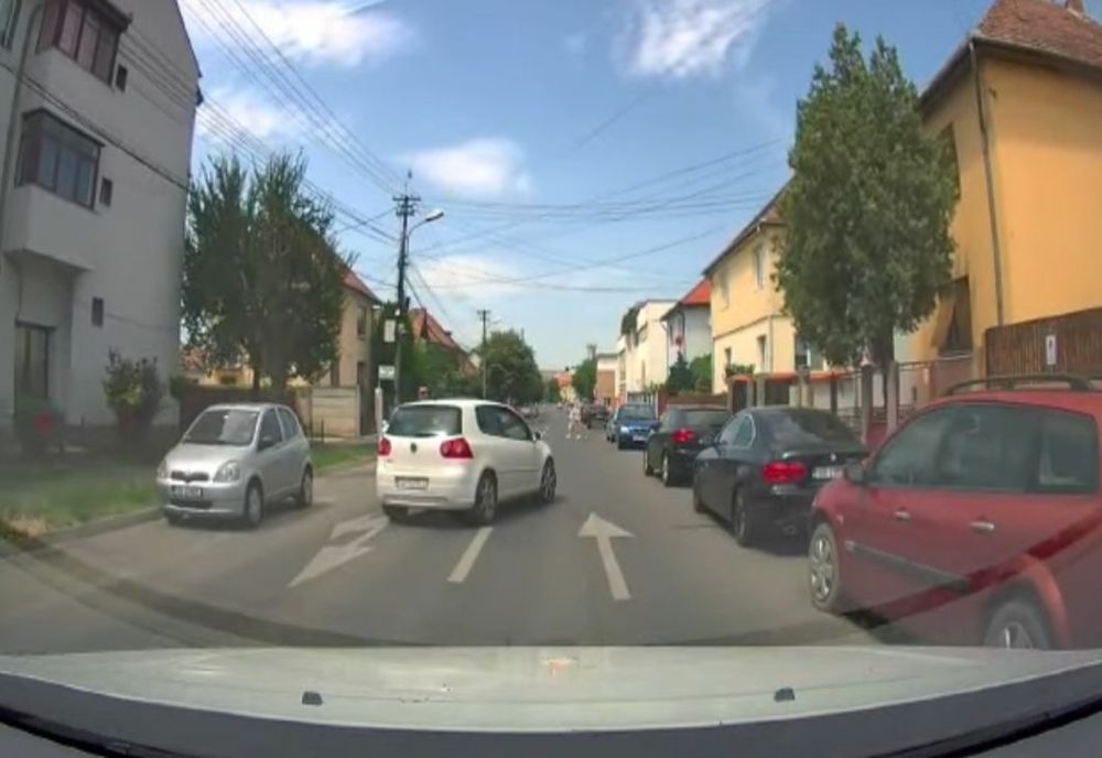 Sibian amenințat cu pistolul în trafic, după ce a claxonat un șofer care nu și-a păstrat banda de mers