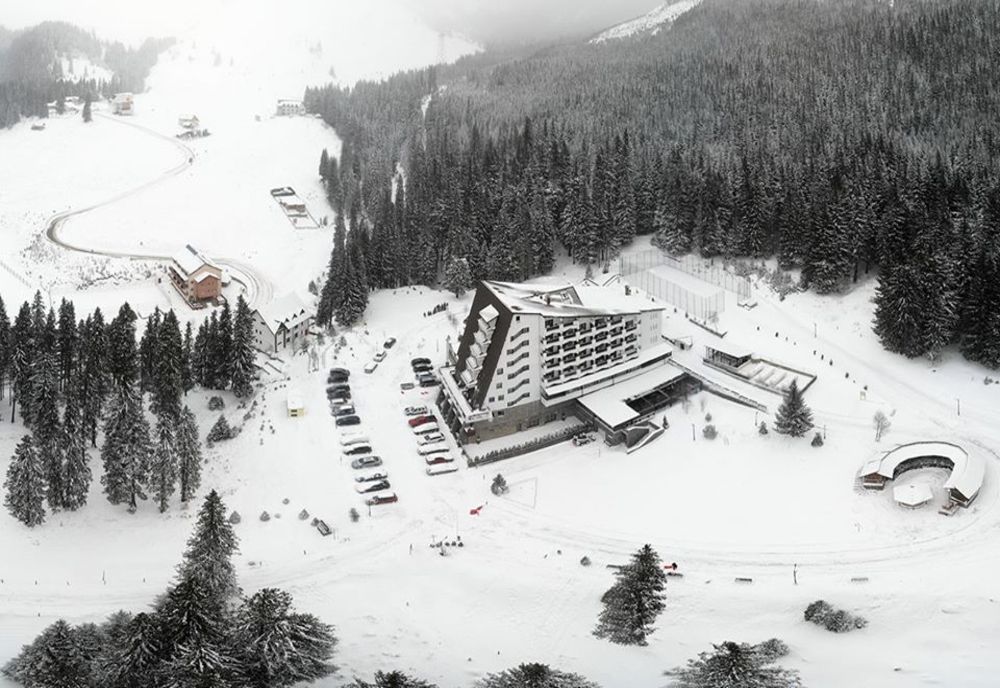 Ninge la munte ca în povești - Stratul de zăpadă măsoară 15 centrimetri! Prognoza meteo pentru următoarea perioadă