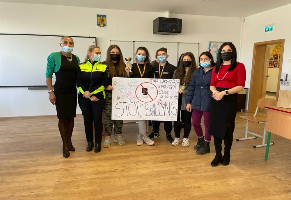 A foat desemnată şcoala câştigătoare a proiectului "Nonviolență în şcoli"!