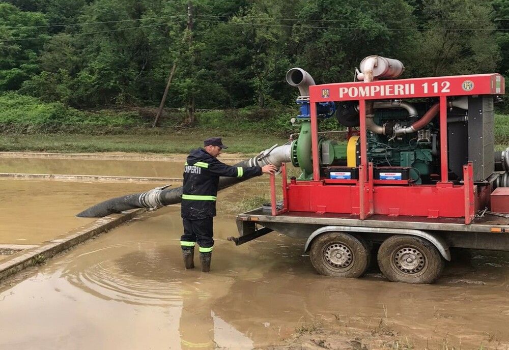 Institutul Naţional de Hidrologie şi Gospodărire a Apelor a prelungit codul portocaliu de inundaţii, pentru următoarele 24 de ore, în judeţele Vâlcea şi Sibiu