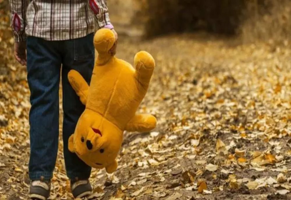 12 ani de închisoare, după ce a bătut cu bestialitate doi copii de 4 și 7 ani.