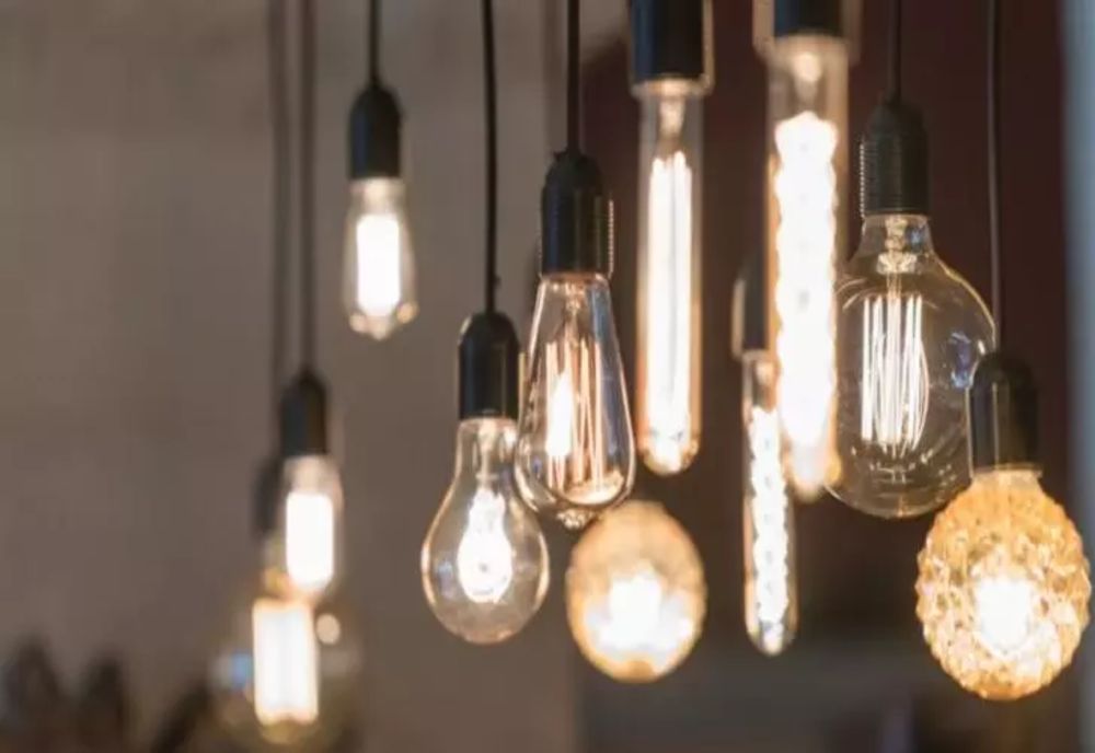 Cele 7 aparate din casă ce trebuie oprite noaptea ca să achiți FACTURI mici - Ce nu e bine să scoți niciodată din priză