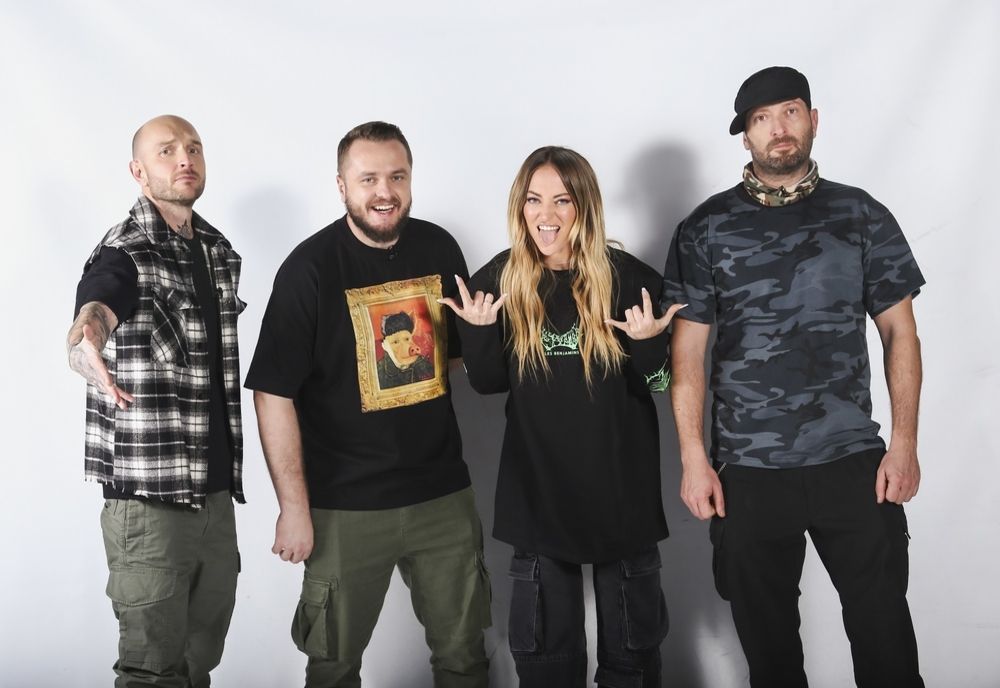 Bătaie violentă la iUmor. Ce vedete și-au împărțit pumni și picioare