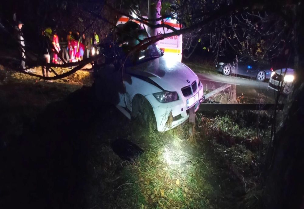 Grav accident, cu 3 minori răniți, dintre care unul în stare gravă, în județul Sibiu
