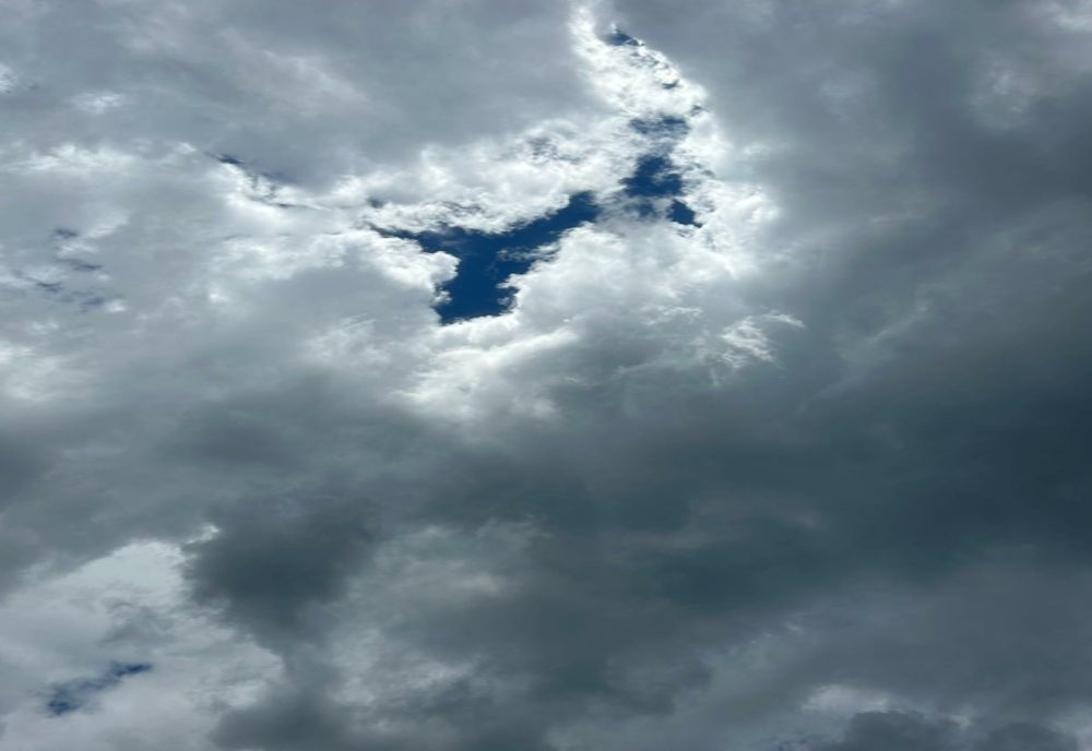 COD GALBEN DE FURTUNI ȘI CANICULĂ: AVERTIZĂRI METEO PENTRU MAI MULTE JUDEȚE DIN ȚARĂ