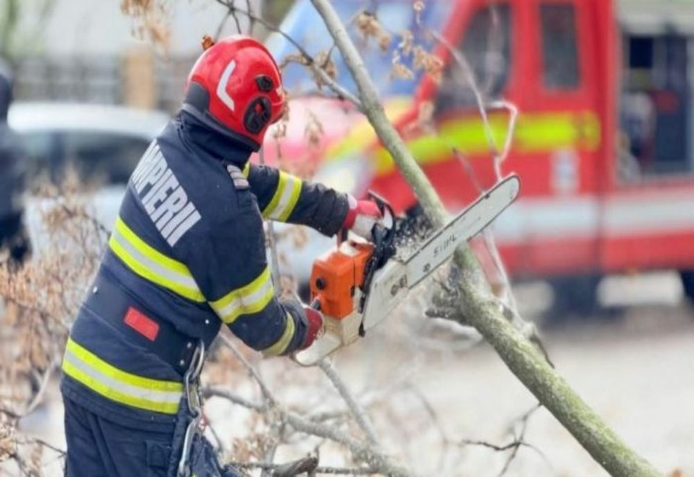 IGSU: 27 DE LOCALITĂȚI DIN 7 JUDEȚE ȘI CAPITALA, AFECTATE DE FURTUNI ȘI INUNDAȚII | VIDEO