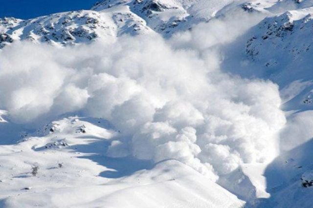 Risc mare de avalanşă în munţii Bucegi, Făgăraş, Parâng şi Ţarcu-Godeanu. Recomandările salvamontiștilor