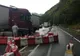 Un tir a intrat în separatoarele de sens, pe DN 7