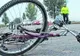 Un biciclist a ajuns la spital după ce a fost lovit de o mașină