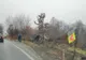 Trafic blocat la Hula Bradului, din cauza unui camion răsturnat