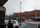 VIDEO: Sibienii din Anglia stau la rând să voteze într-o ploaie toriențială. Scandează „România, România”