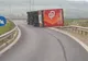 Un TIR cu frigidere s-a răsturnat pe A1. Trafic blocat pentru autovehicule mari
