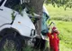 O tânără de 19 ani s-a răsturnat cu mașina la Păltiniș. Trafic blocat total.